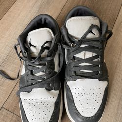 Air Jordan 1 Low Dark Grey 
