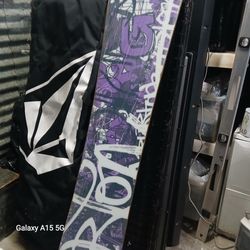 Ride Snowboard with Graffiti Graphic