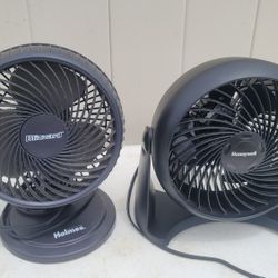 2 TABLE  FAN $35 BOTH.