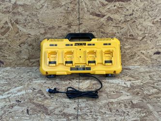 Dewalt Fast Charger Multi-Port Simultaneous Multiple 8 Amp Model DCB104 Cargador