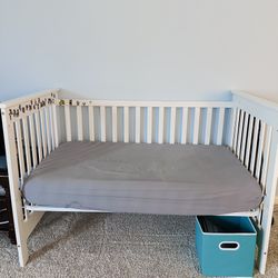 Baby/ Toddler Crib Or Day Bed