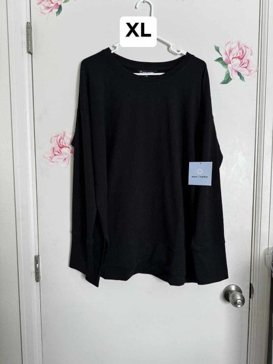 New Women's Sweatshirt Size XL