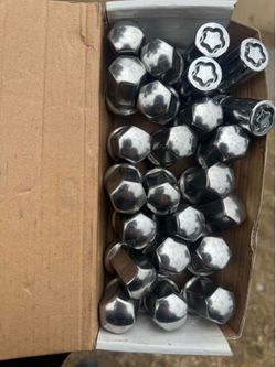 Chevy lug nuts