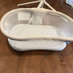 Halo BassiNest 3.0 Swivel Bassinet