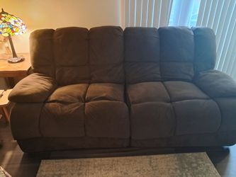 Matching Couch and Recliner Set