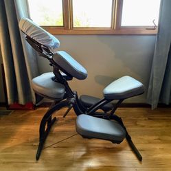 Earthlite Professional Massage Chair