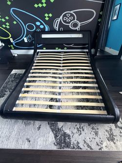 Full bed frame