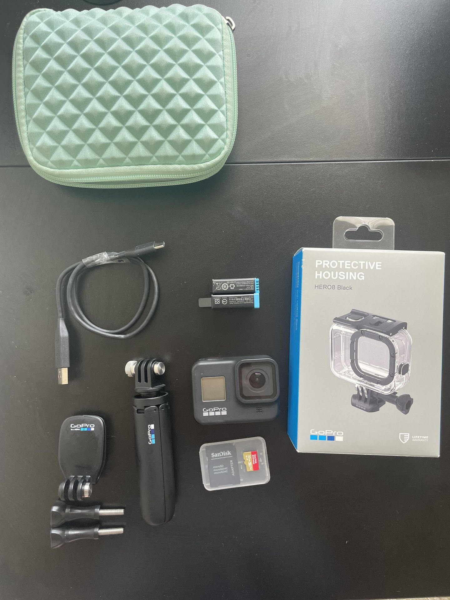 Go Pro 8 With Accessories + New PROTECTIVE HOUSING 
