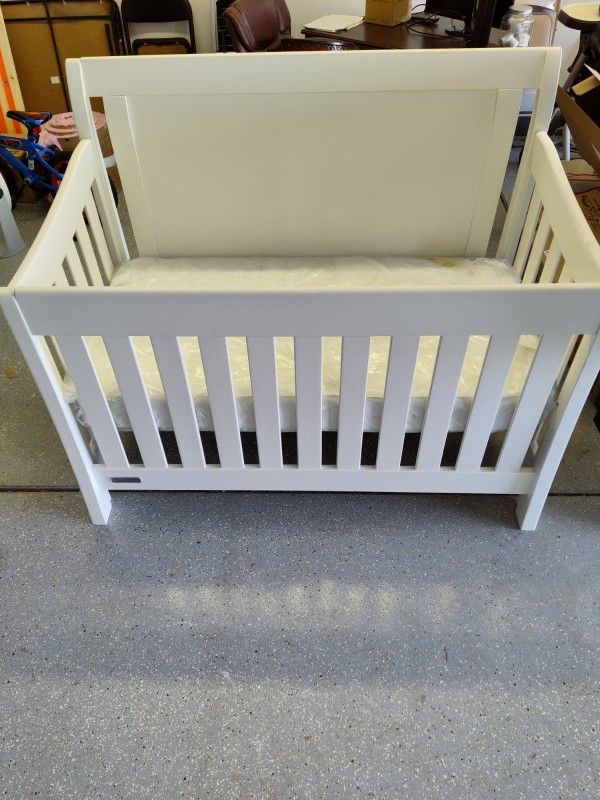 4 In 1 Convertible Crib