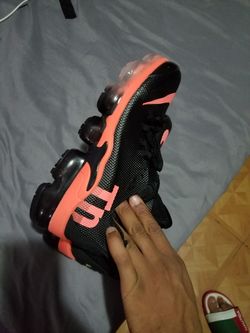 New sneaker tn avalible size 7 8. And 9.5