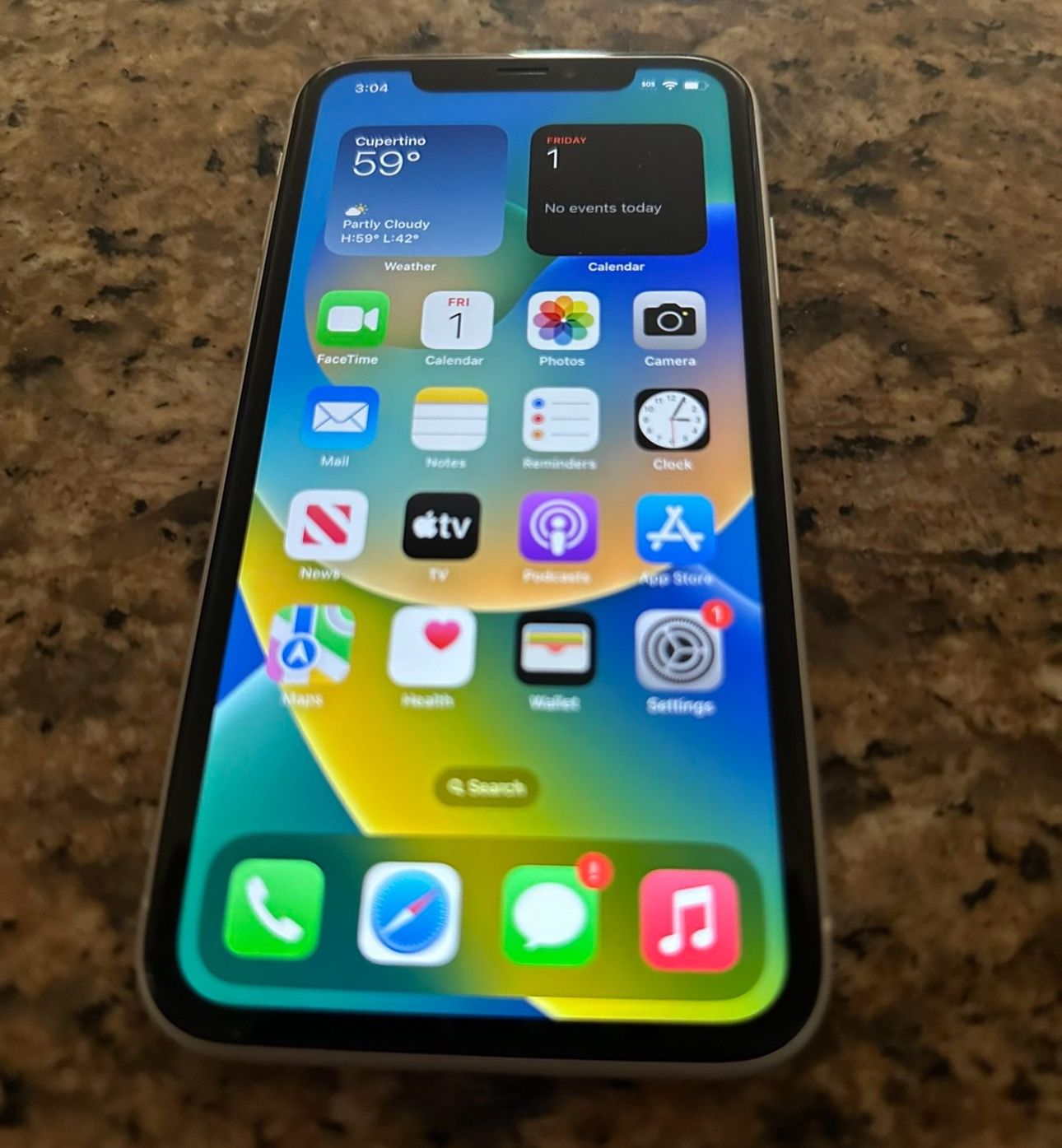 Apple iPhone XR 64gb Unlocked All Carriers Clean Imei Clear iCloud 