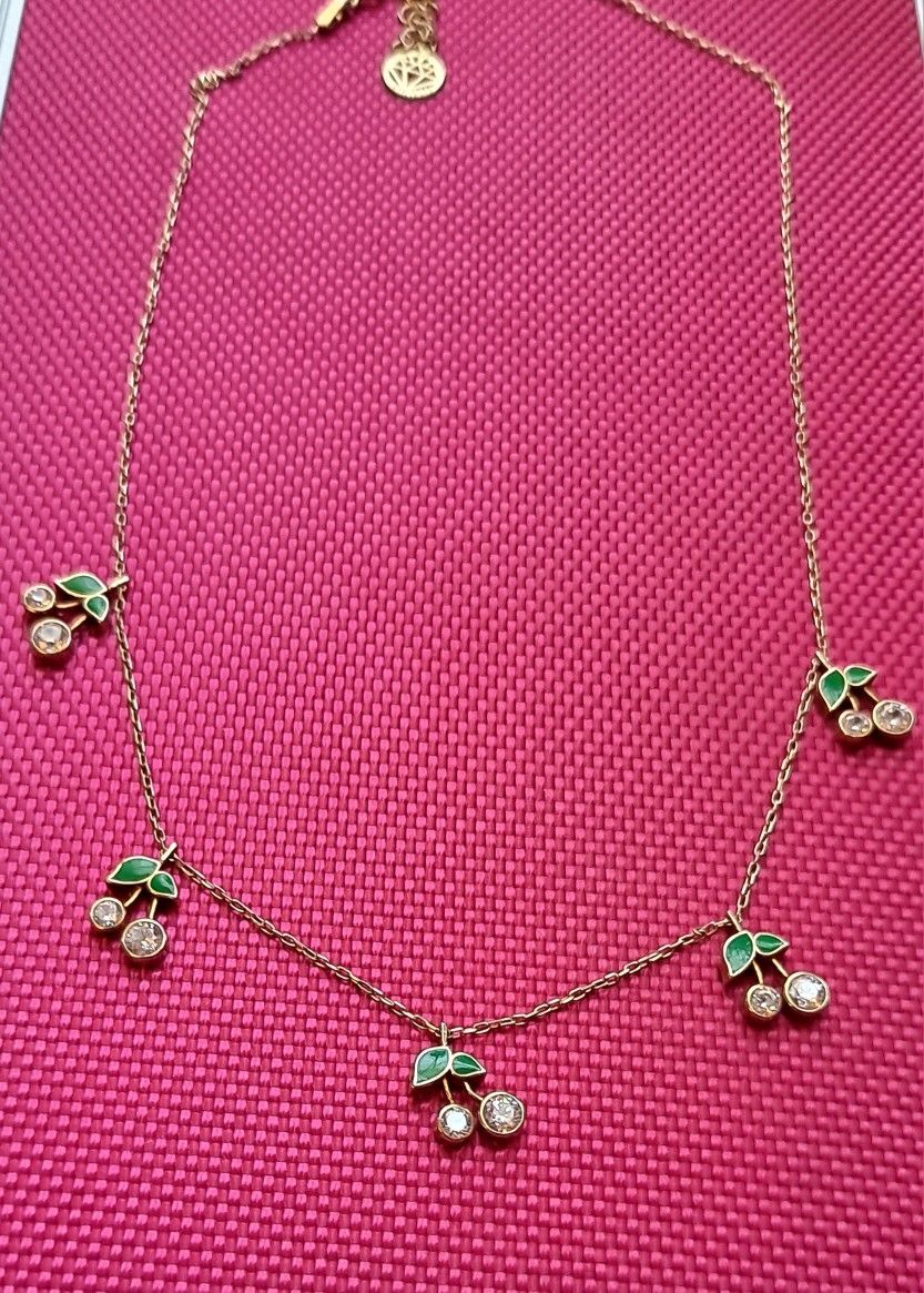 šChic Cherry Necklaceš14 Karat Gold Plated