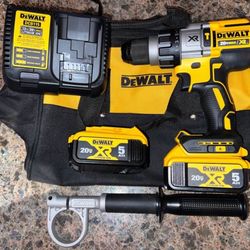  Dewalt 20v XR Hammer Drill Kit & 2- 5.0 Amp Hour Batteries Charger And Tool Bag 
