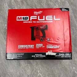 Milwaukee M18 Fuel 18 Gauge 1/4" Narrow Crown Stapler