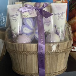 Brand New Gift Basket 