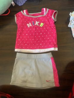 Size 24 month toddler Nike outfit