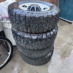 Llantas para Chevy Silverado 2500 muy buenas 400