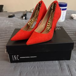Red Pumps W/ Gold Chain By Inc