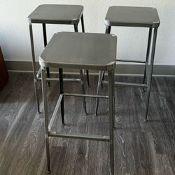 3 barstools
