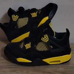 Jordan 4 Thunder
