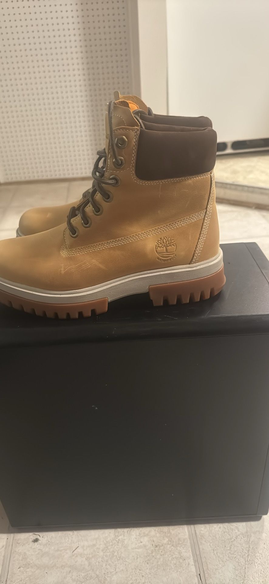 Timberland boots men’s size 8