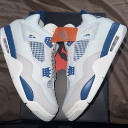 Men’s Jordan 4 Military Blue Size 12