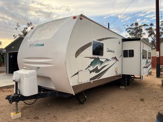 2007 Coachman 30ft. Travel Trailer