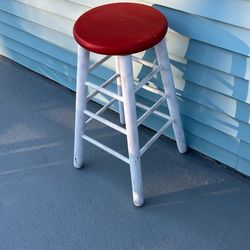 30” TALL STOOL IN GREAT SHAPE 👍