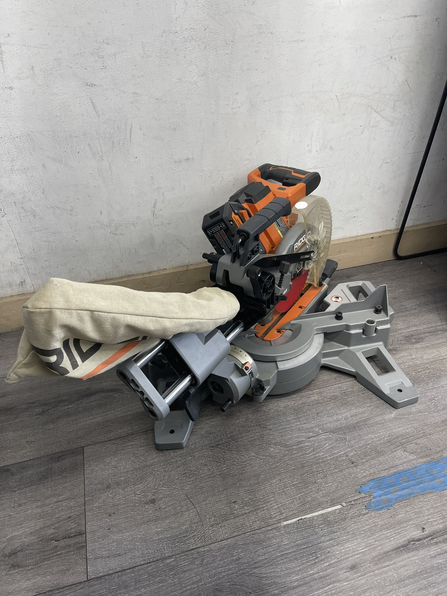 Ridgid 18V Brushless Cordless 7-1/4 in. Dual Bevel Sliding Miter Saw R48607