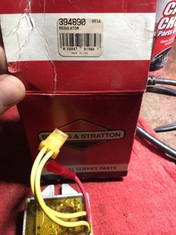 Briggs & Stratton voltage regulator part 394890