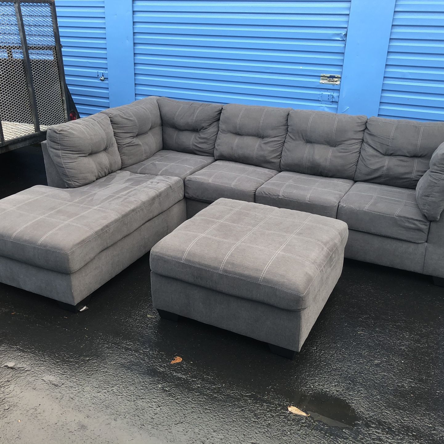 Free Delivery Ashley Pitkin Sectional