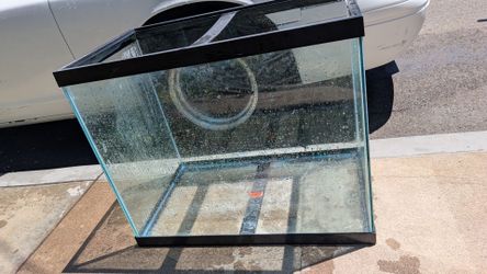 50 gal terrarium no cracks thick glass 50 gallon fish tank ? Aquarium ?.
