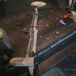 MotorGuide GreatWhite Saltwater Trolling Motor - 12V
​