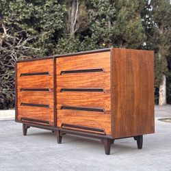 (FREE DELIVERY) Milo Baughman - Drexel Perspective Mid Century Modern 8 Drawer Dresser