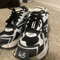 black and white balenciaga runners