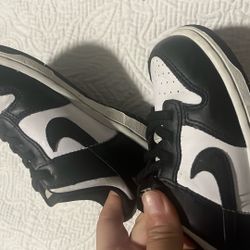 8C NIKE DUNKS