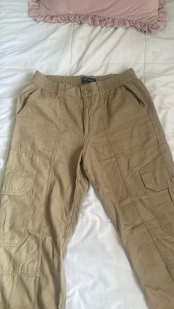 woman baggy cargo pants 
