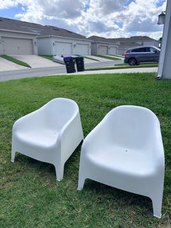 SKARPÖ Outdoor Armchair (White Plastic Patio Chair)