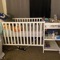 Baby Crib With Storage