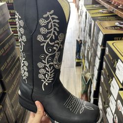 womens western boots