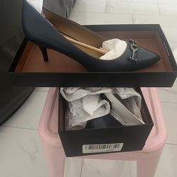 Mickeal kores size 10