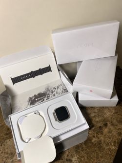 Apple Watch Ultra 3 - GPS & Cellular Unlocked 49mm Titanium Case w/ Ocean Band