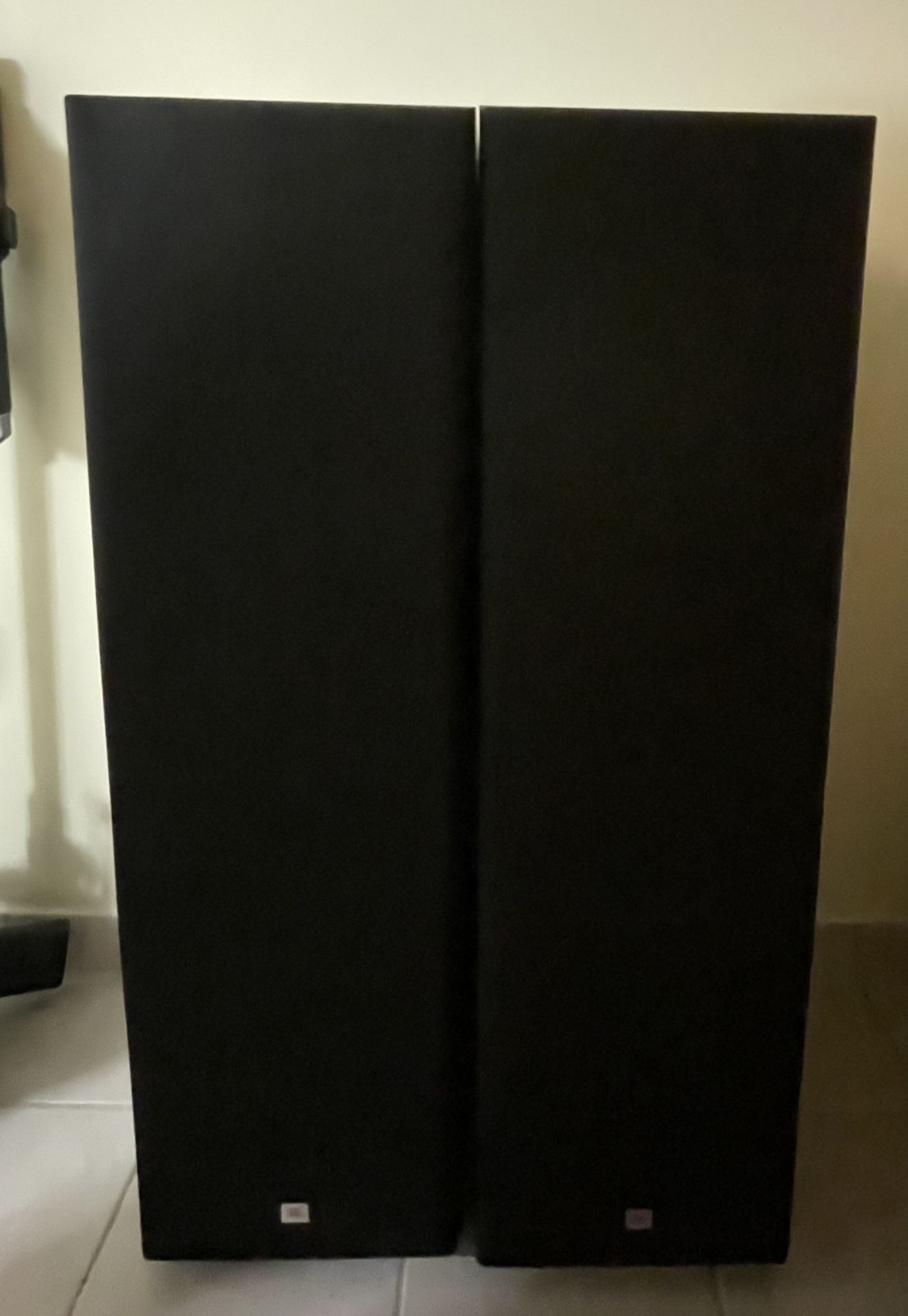 JBL Northridge E100 Speaker Tower (2)