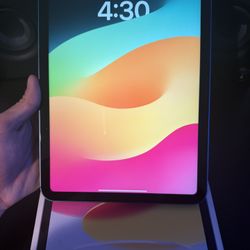 iPad 10th Gen W/ Apple Pen