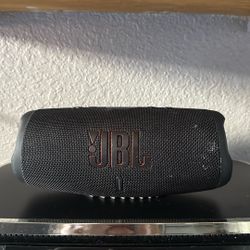 JBL Charge 5
