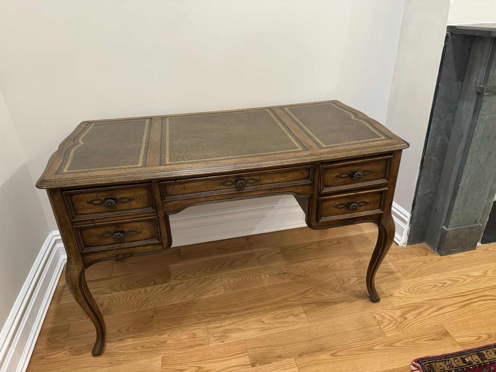 Sligh Lowry French Louis XV style Desk