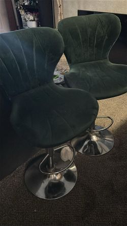 4 breakfast bar stools nice
