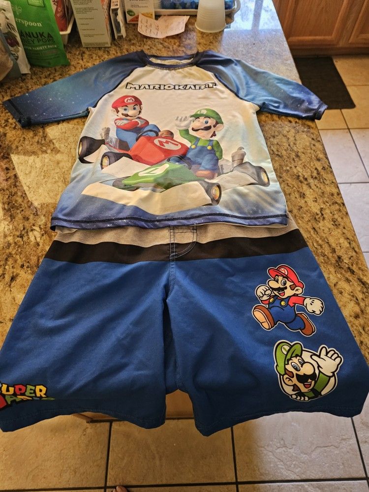 MarioKart Mario & Luigi boys RASH Guard & TRUNKS SET Super Mario Size LARGE 10-12