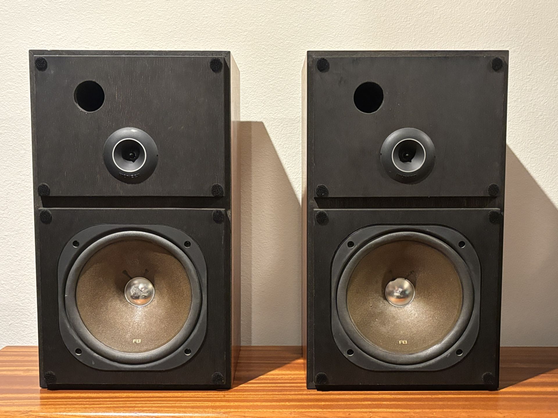 Classic 1970’s Pioneer CS-R300 Speakers