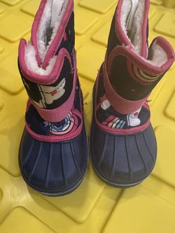 Children’s Place Toddler Size 4 Snow Boots